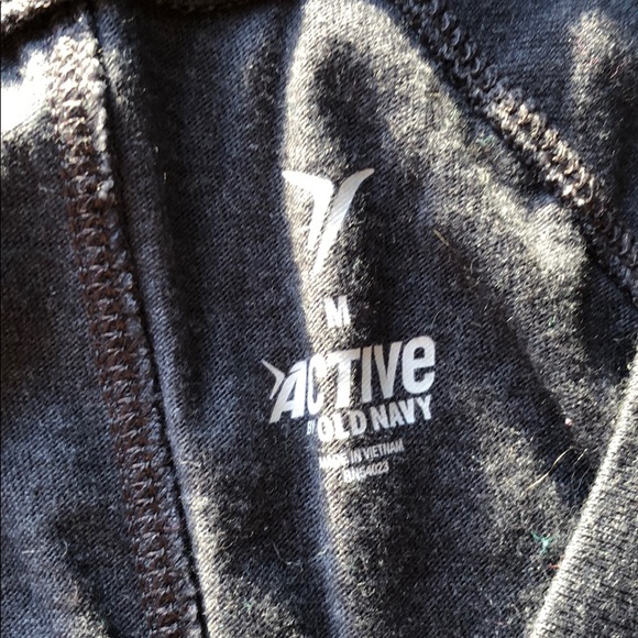 Active by Old Navy v-neck tee grey medium - Picture 3 of 6